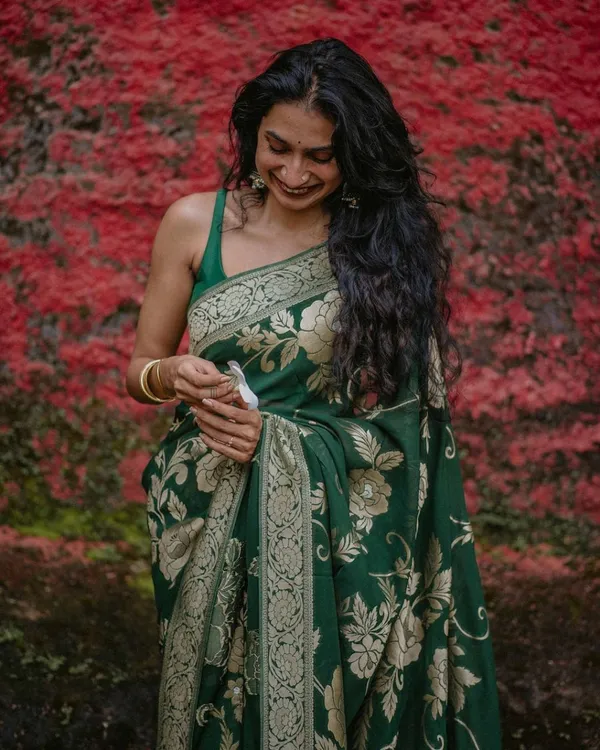 Green_Color_Recently_Launched_Soft_Banarasi_Silk_Saree_with_Classy_Bloue_Piece