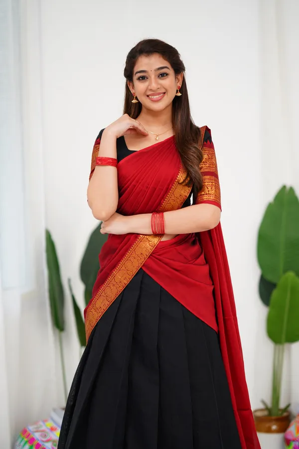 Red_And_Black_Color_Color_Kanchipuram_Zari_Weaving_Half_Saree_With_Blouse__Silk_Dupatta
