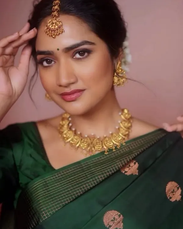Green_Color_Updated_Edition_Soft_Banarasi_Silk_Saree_with_Classy_Bloue_Piece