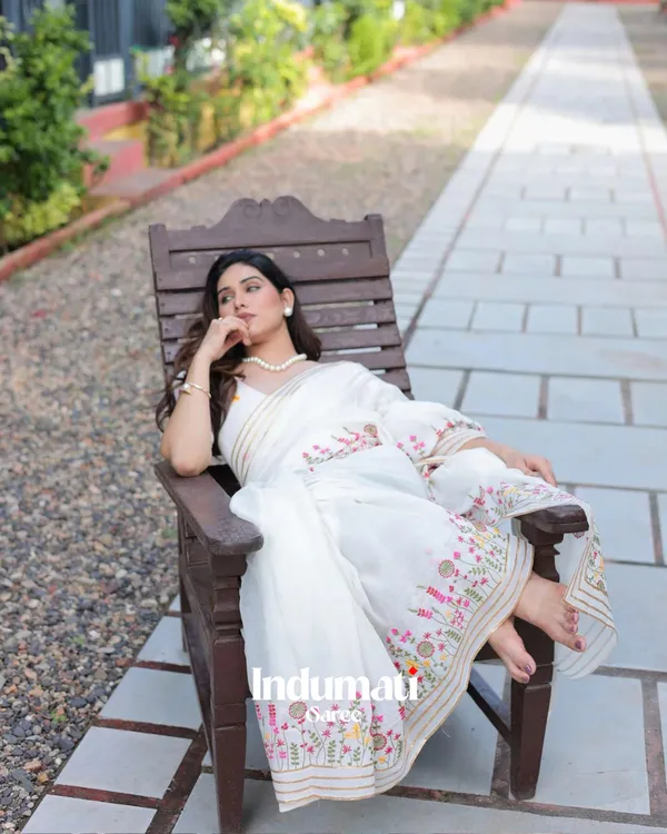 White_Soft_Mulmul_Cotton_Saree_with_Beautiful_Multicolor_Thread_Embroidery,_with_Blouse_Piece