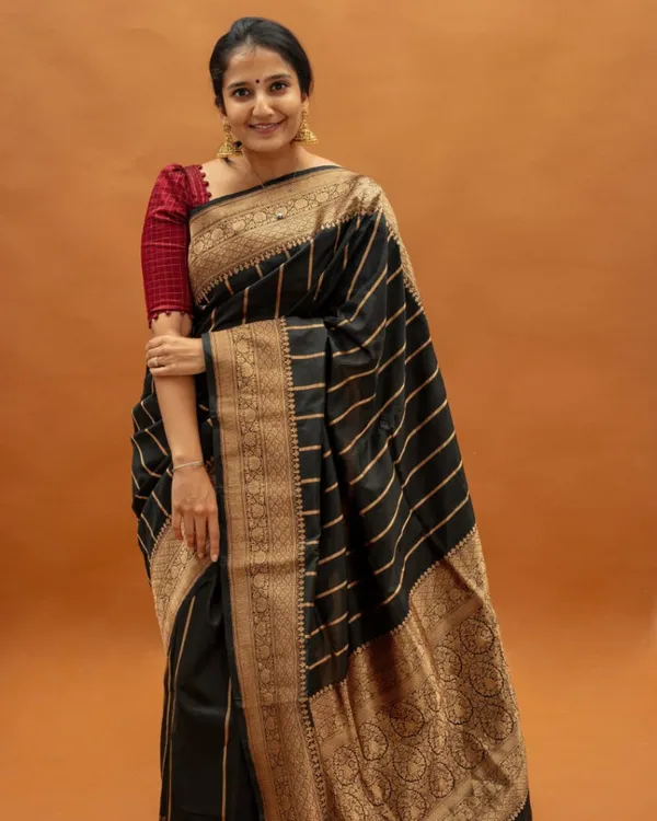 Black_Color_Signature_Line_Soft_Banarasi_Silk_Saree_with_Classy_Bloue_Piece