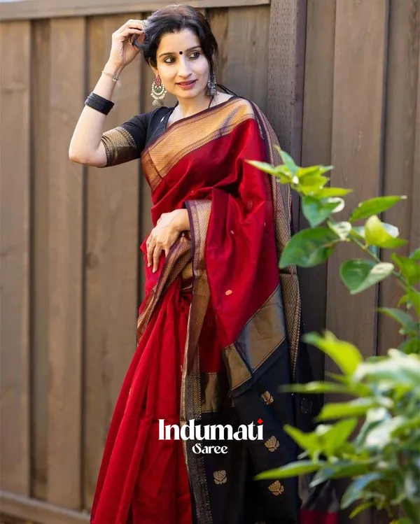 Red_Color_Premium_Cotton_Silk_Saree_With_Classy_Blouse_and_tassels