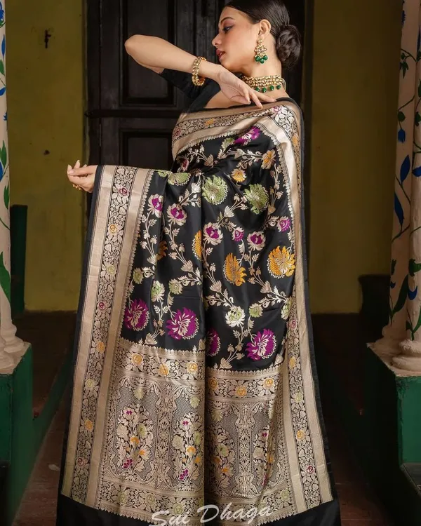 Black_Color_Hot_Right_Now_Soft_Banarasi_Silk_Saree_with_Classy_Bloue_Piece