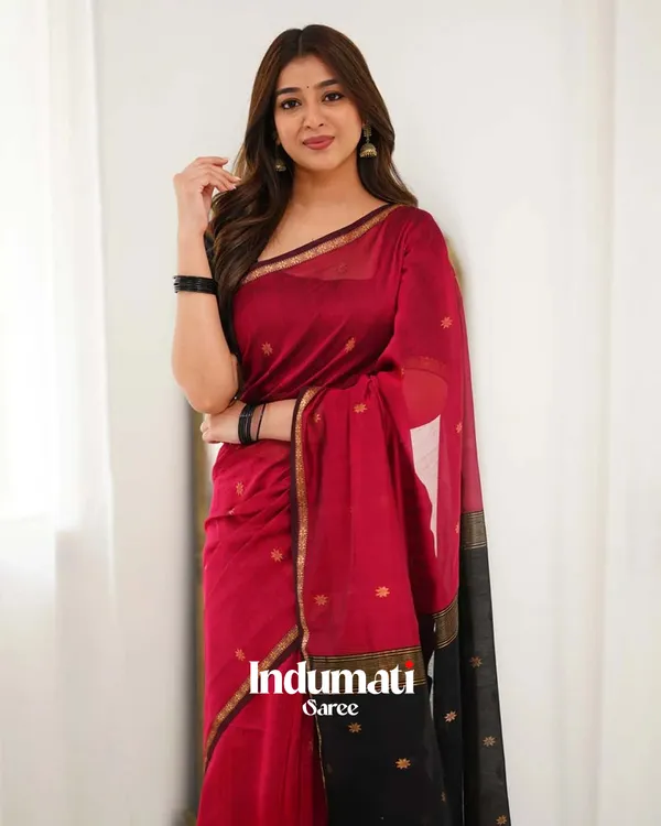 Red_Color_Premium_Cotton_Silk_Saree_With_Classy_Blouse_and_tassels