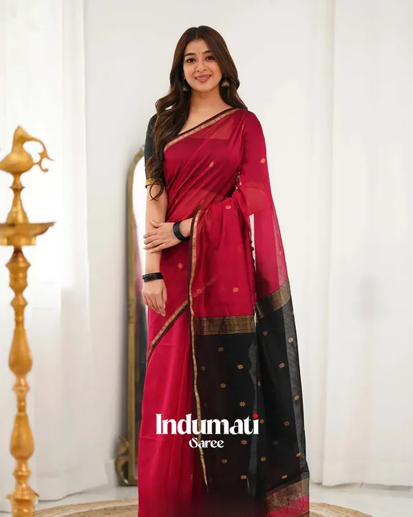 Red_Color_Premium_Cotton_Silk_Saree_With_Classy_Blouse_and_tassels