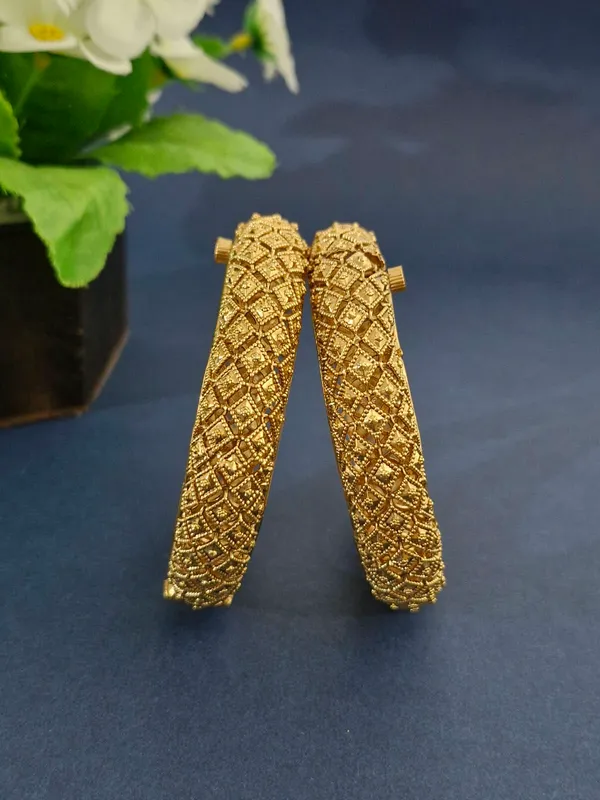 18K_Gold_Plated_Diamond_Lattice_Antique_Openable_Kada_-_1_Pair_(Set_of_2_for_Both_Hands)