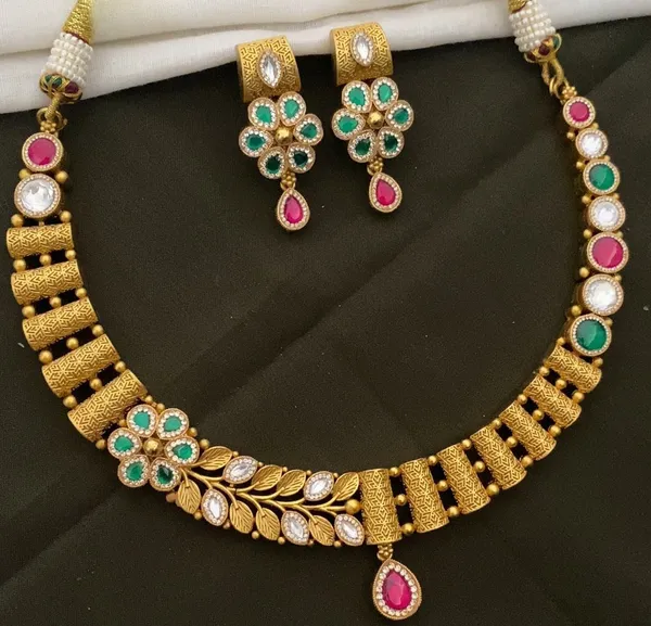 Antique_delicate_choker_