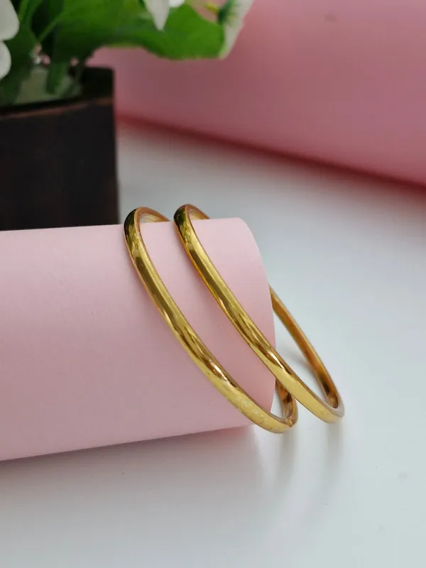 18K_Gold_Plated_Classic_Plain_Smooth_Bangles_(1_Pair_-_Set_of_2_for_Both_Hands)