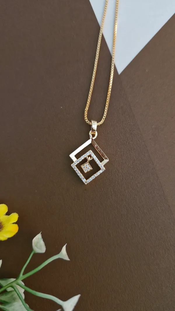 Delicate_Square_Diamond_Pendant_Set