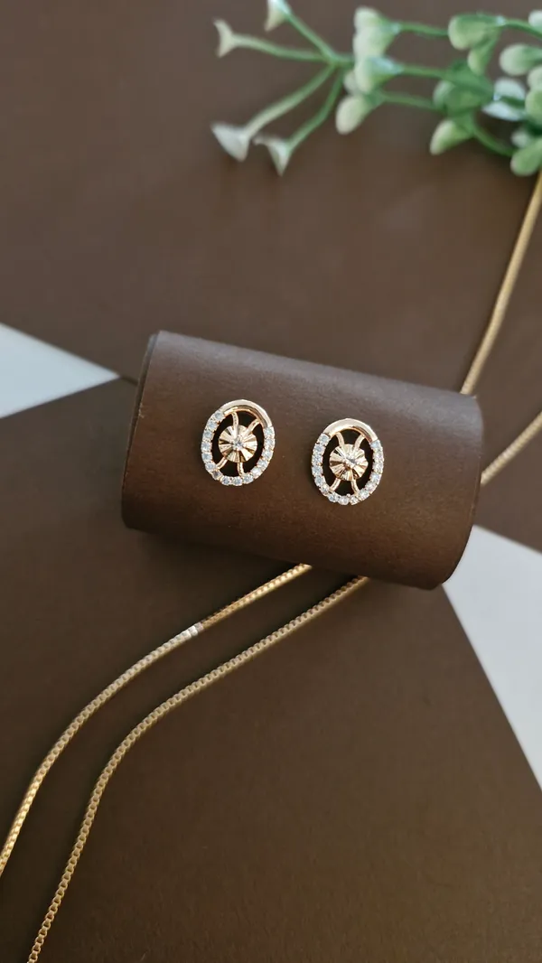 Delicate_ovel_shape_pendant_set