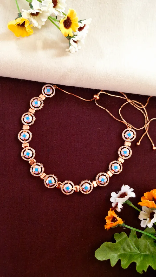 Delicate_rose_gold_necklace_set