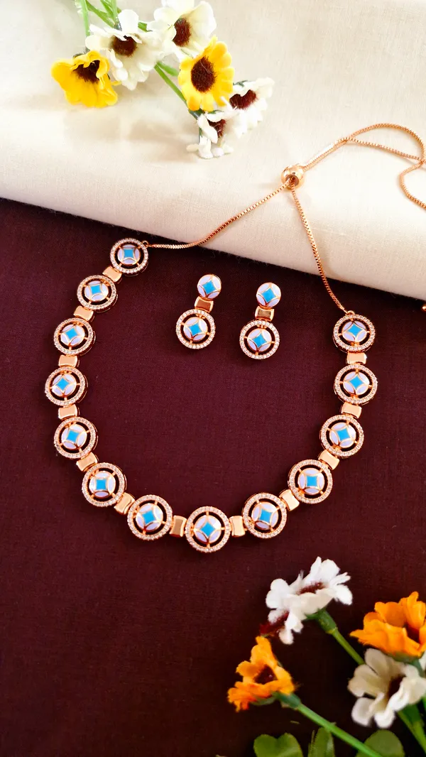 Delicate_rose_gold_necklace_set