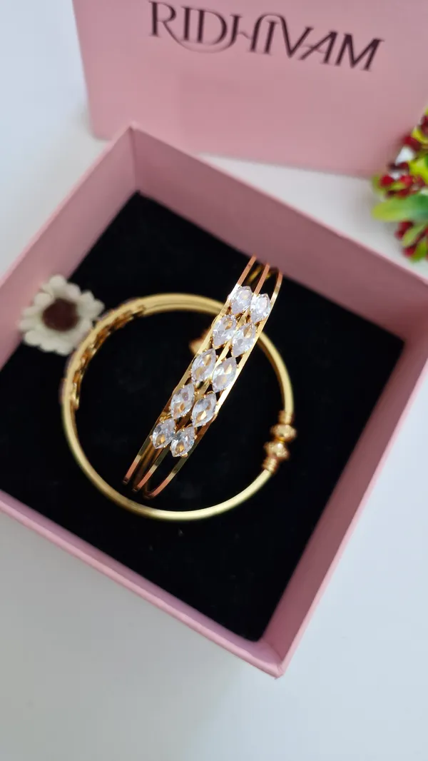 Diamond_studded_kadli__bangle