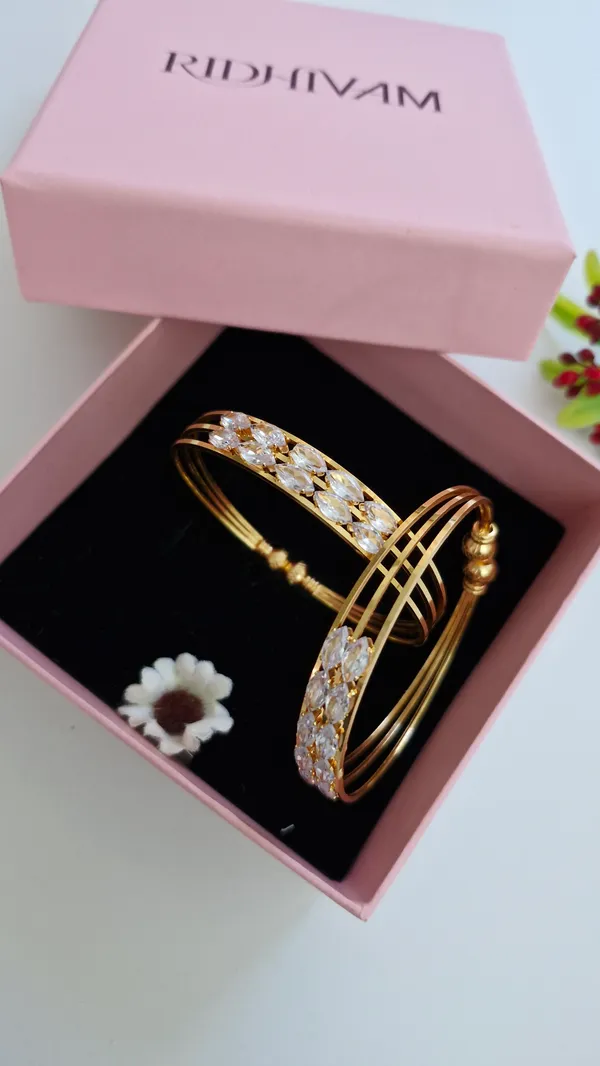 Diamond_studded_kadli__bangle
