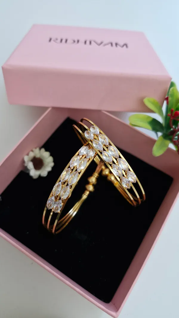 Diamond_studded_kadli__bangle