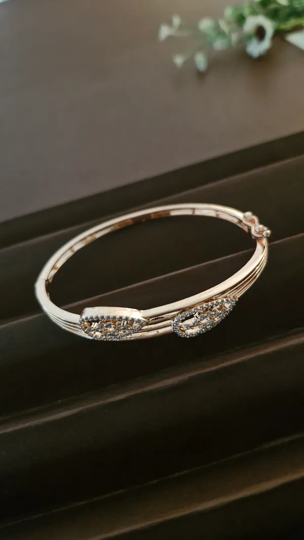 Drop_Design_Diamond_Bracelet