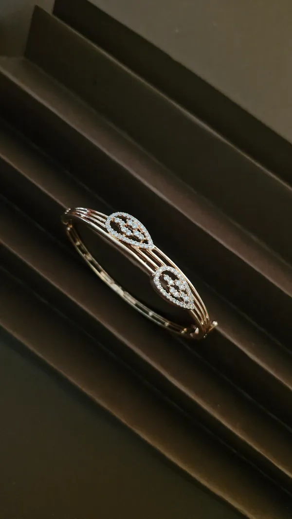 Drop_Design_Diamond_Bracelet