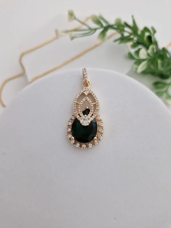 Emerald_Green_Teardrop_AD_Pendant_Set