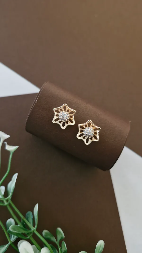 Flower_Design_Delicate_pendant_Set