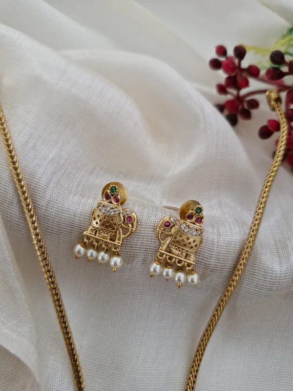 Gold-Tone_Elephant_Pendant_&_Snake_Chain_Set