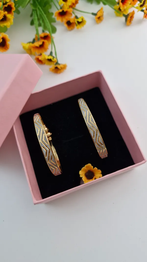 Gold_and_Silver_two_tone_kadli_bangle