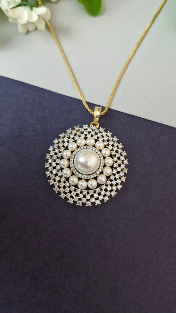 Moti_And_Diamond_Studded_Pendant_Set