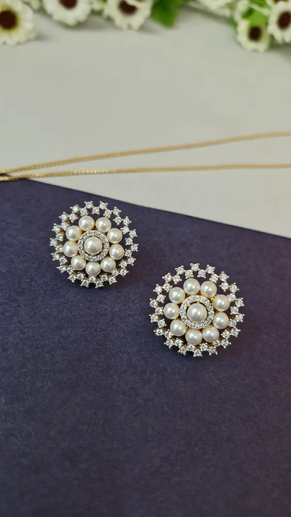 Moti_And_Diamond_Studded_Pendant_Set