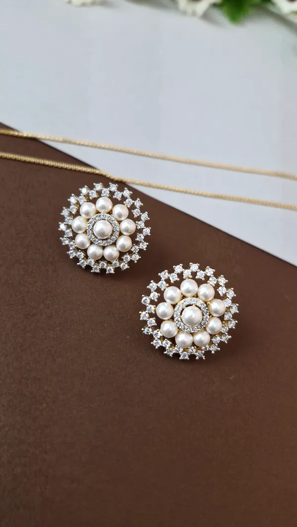 Moti_And_Diamond_Studded_Pendant_Set