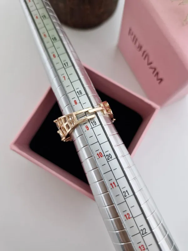Ethereal_Pear-Cut_Dewdrop_American_Diamond_Rose_Gold_Plated_Statement_Ring