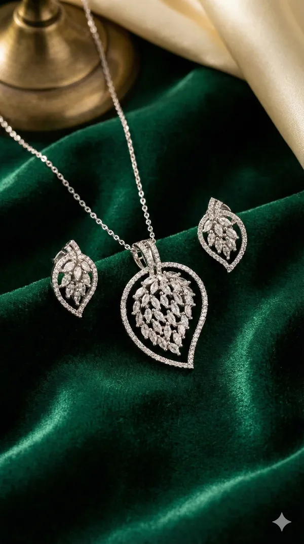 Diamond_Pan_Shape_Pendant_Set_SILVER