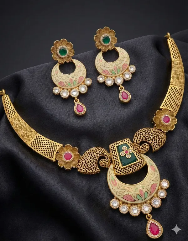 Premium_gold_plated_with_high_quqlity_brass_based_material_necklace_set