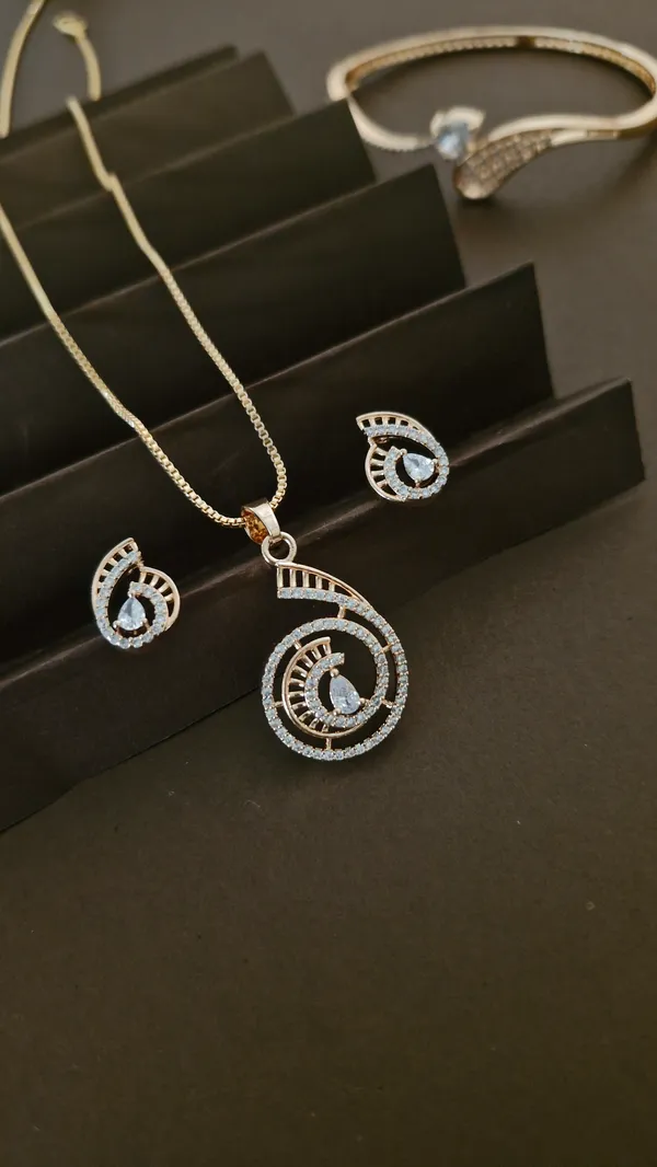 Rose_Gold_Diamond_Pendant_Set_