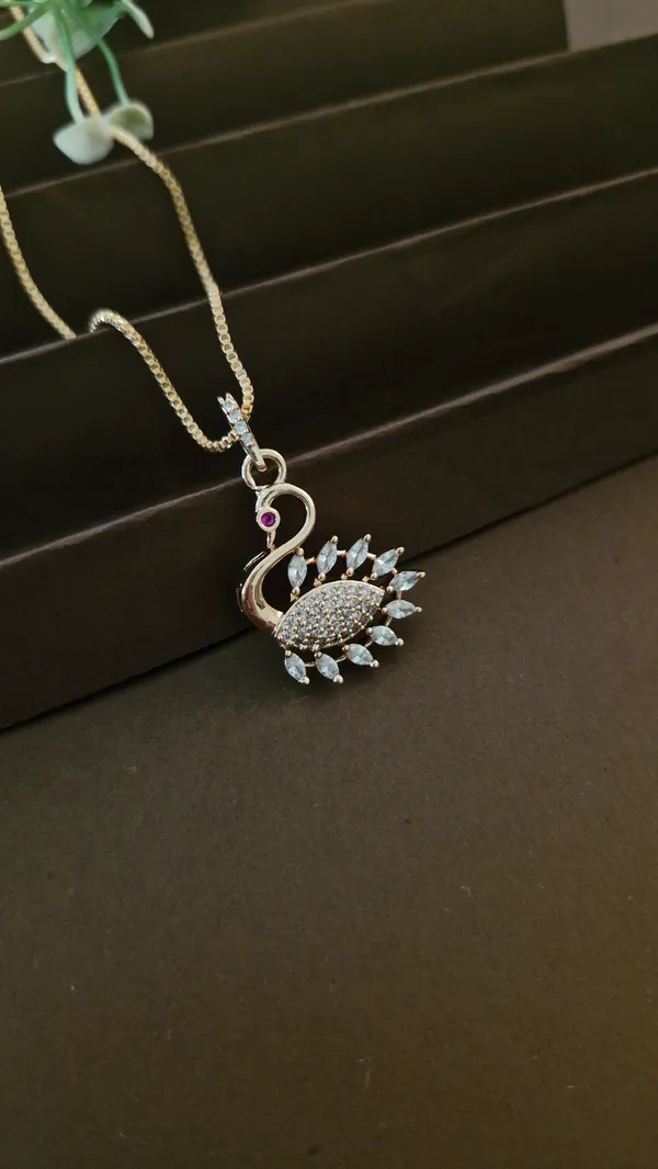 Rose_gold_Hans_design_pendant_set_