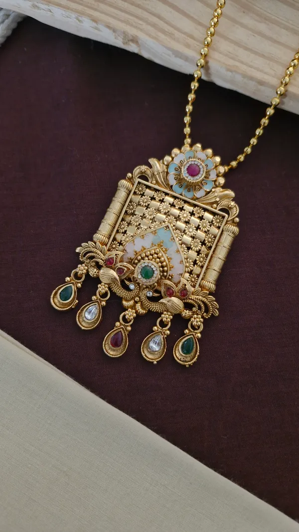 Square_jaali_design_pendant_set