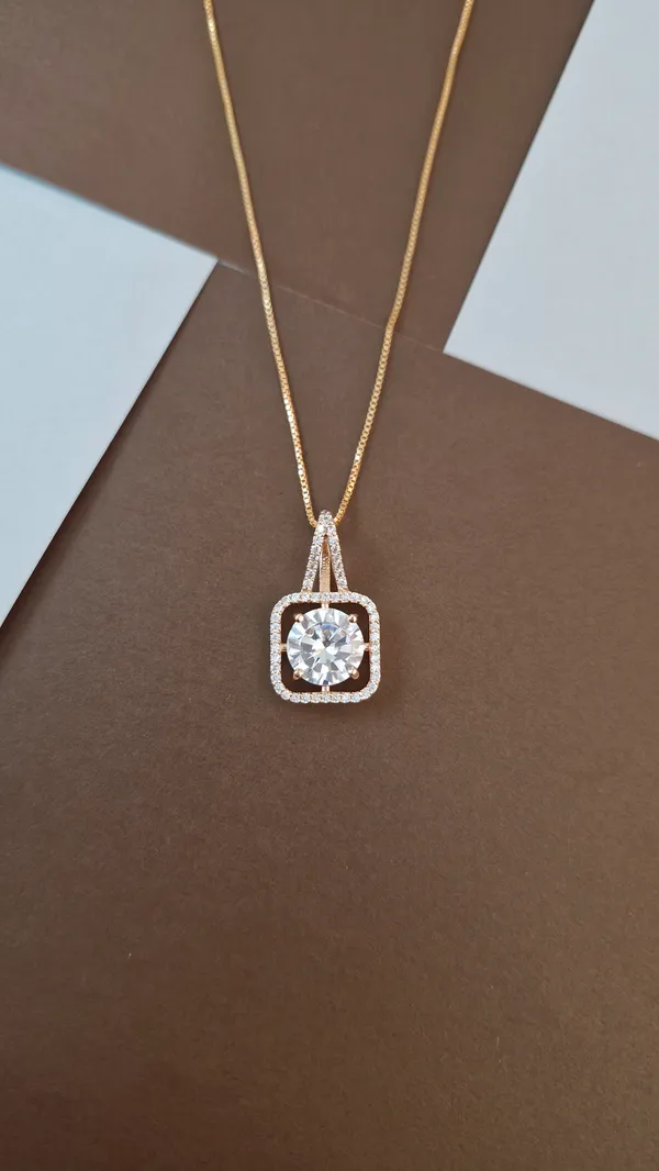Delicate_Diamond_Pendant_Set
