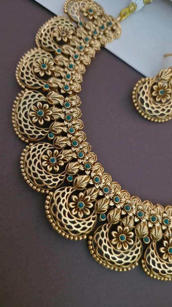 Chand_necklace_set_18k_Gold_Plated