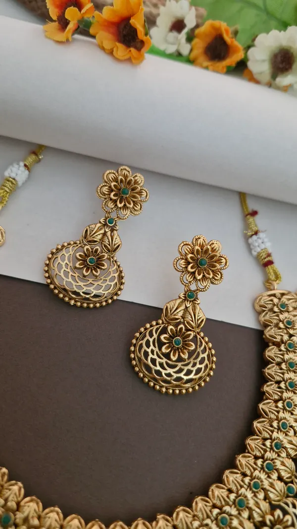 Chand_necklace_set_18k_Gold_Plated