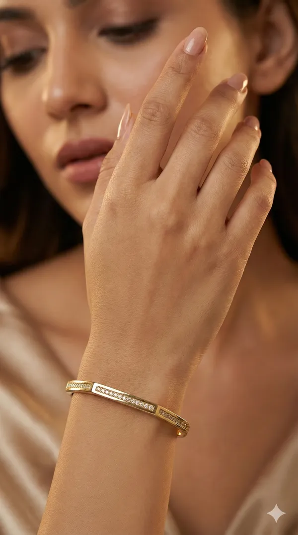 Gold_Hexagon_Design_Bracelet_For_Women