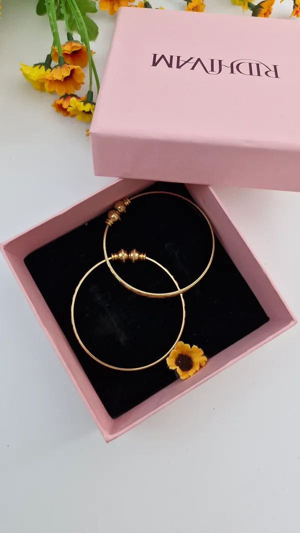golden_and_silver_two_tone_kadli_bangle_(pack_of_2)