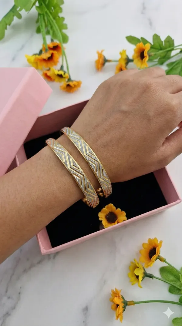 Gold_and_Silver_two_tone_kadli_bangle