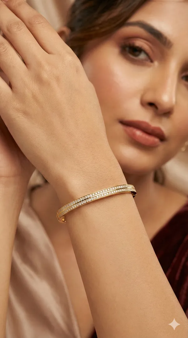 Gold_Diamond_Studded_Bracelet_For_Women
