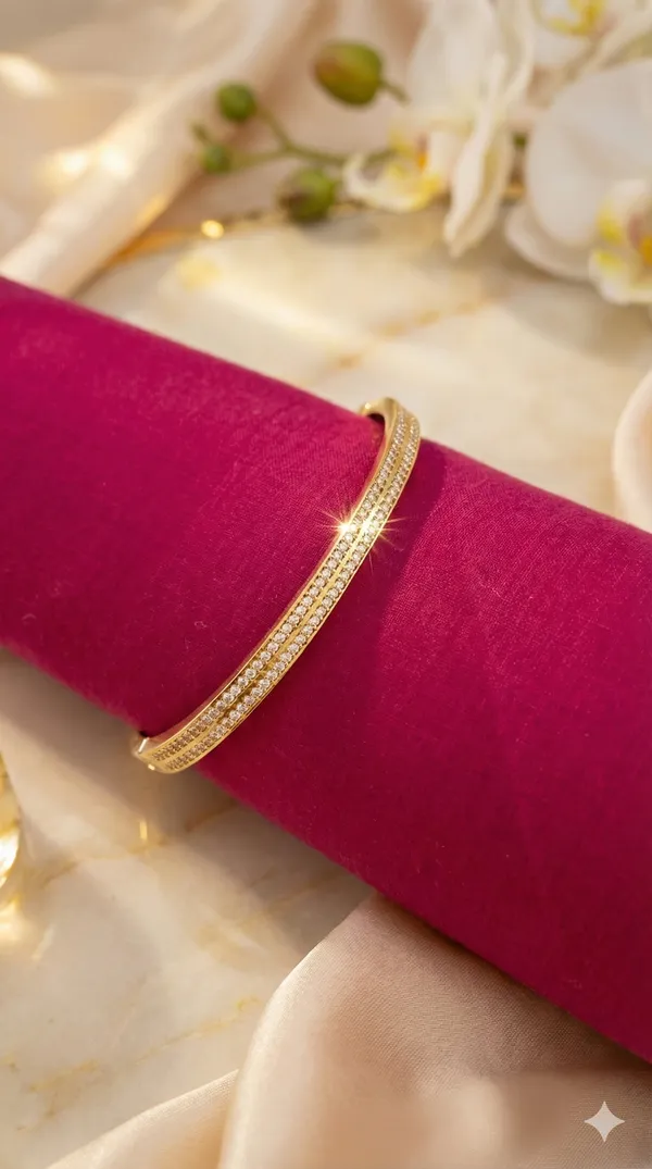 Gold_Diamond_Studded_Bracelet_For_Women