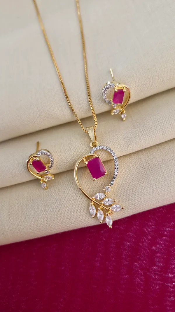 Heart_Design_Pink_Pendant_Set