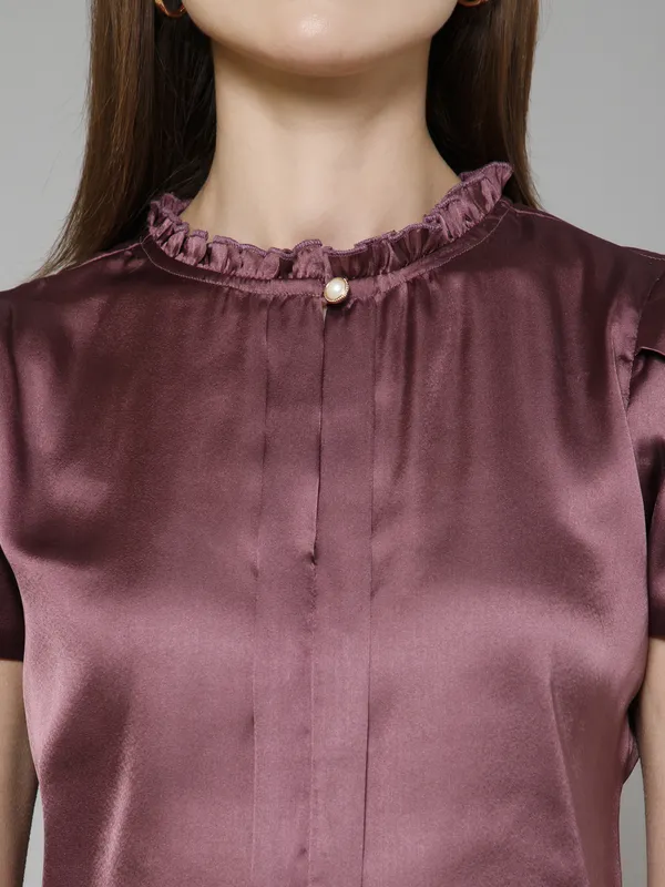 Tulip_Sleeves_Casual_Satin_Top