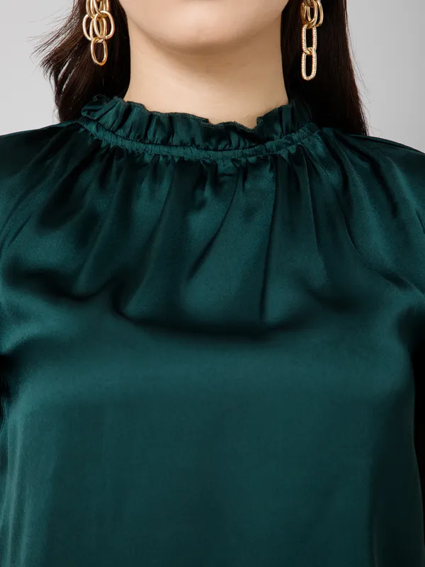 Green_Satin_Round_Neck_Solid_Kimono_Sleeves_Hip_Length_Blouson_Top_For_Women