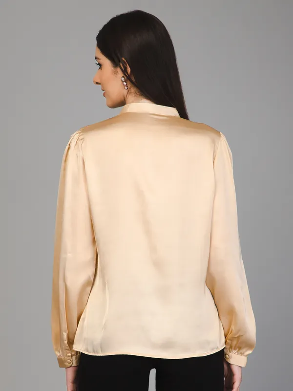 Neck_String_Satin_Top