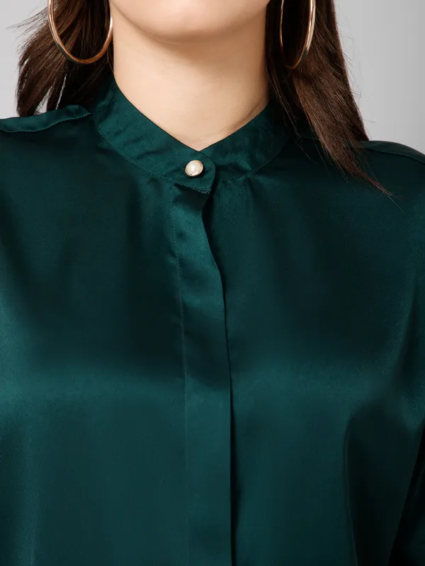 Dark_Green_Satin_Solid_Short_Sleeve_Hip_Length_Shirt_For_Women