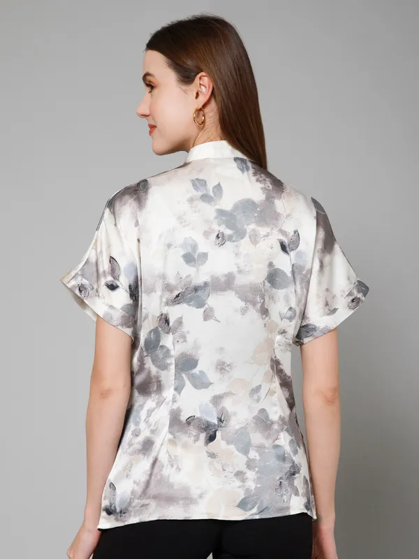 Floral_Abstract_Half_Sleeve_Mandarin_Collar_Hip_Length_Print_Satin_Shirt_for_Women