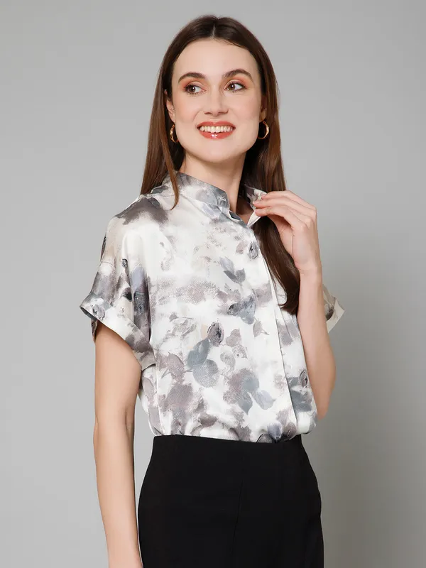 Floral_Abstract_Half_Sleeve_Mandarin_Collar_Hip_Length_Print_Satin_Shirt_for_Women