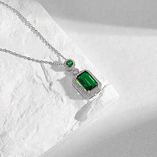 Silver_Green_Emerald_Necklaces_Emerald_Cut_Pendant_Necklace_For_Women_and_Girls